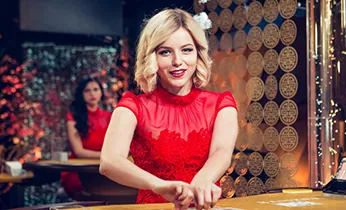 Hình ảnh minh họa quá trình truy cập và đăng ký tài khoản FCB8